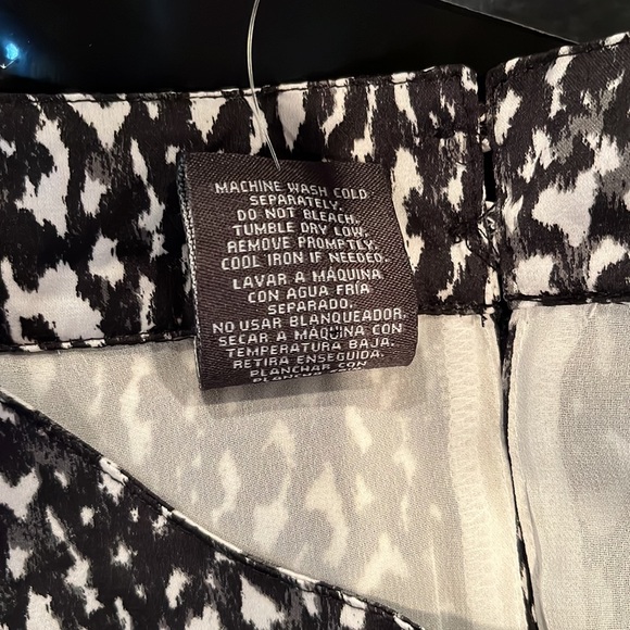 NWT Snow Leopard Print Sleeveless Tunic - Picture 9 of 9